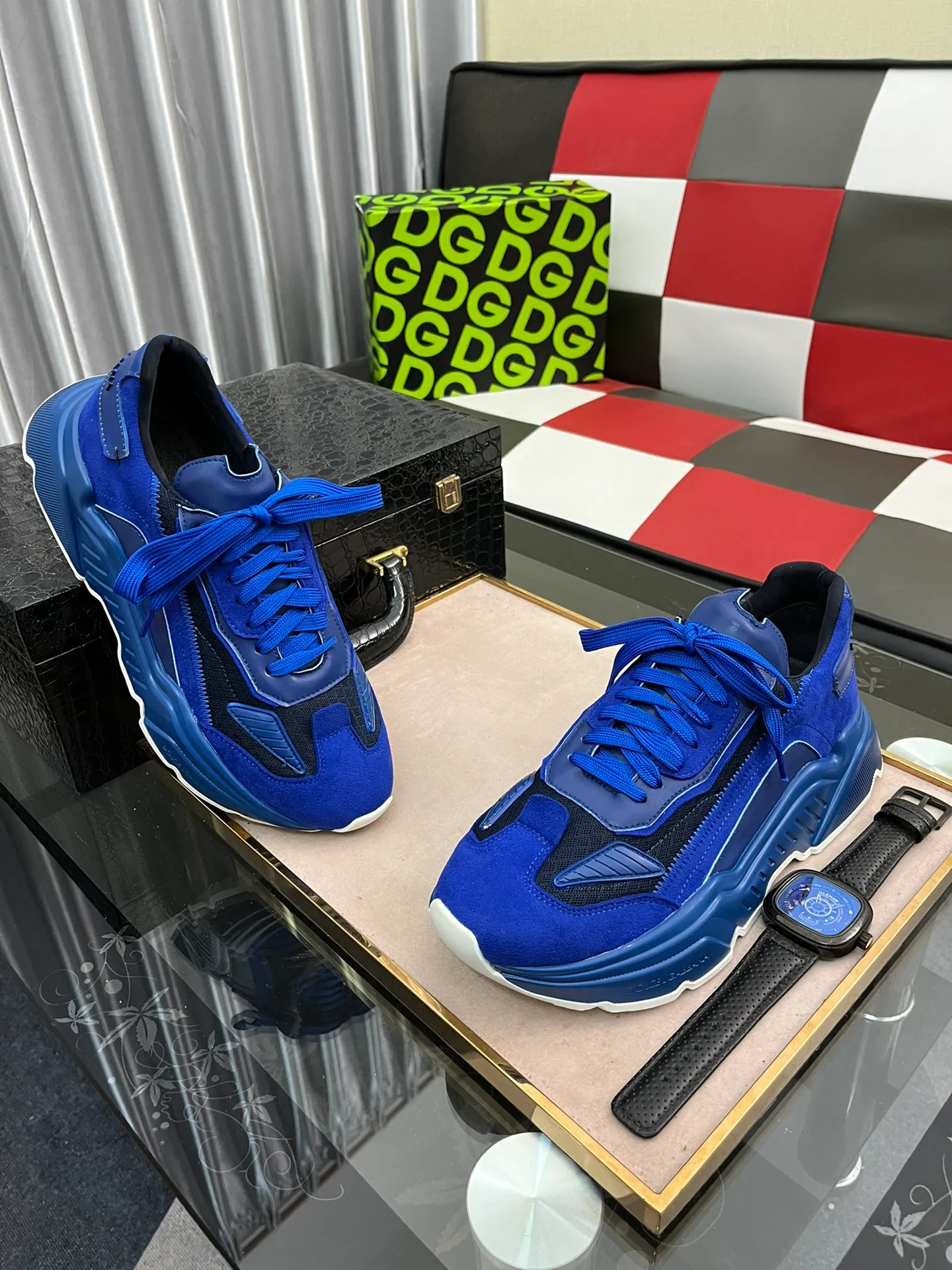 Factory price 480⌚️⌚️DG high-end boutique men's casual sports shoes! Imported original cowhide, shoe body metal loug decoration, imported original hardware, exquisite luxury, super A level! Compared with the genuine product at the counter, the version is no worse at all! Size:38-44
